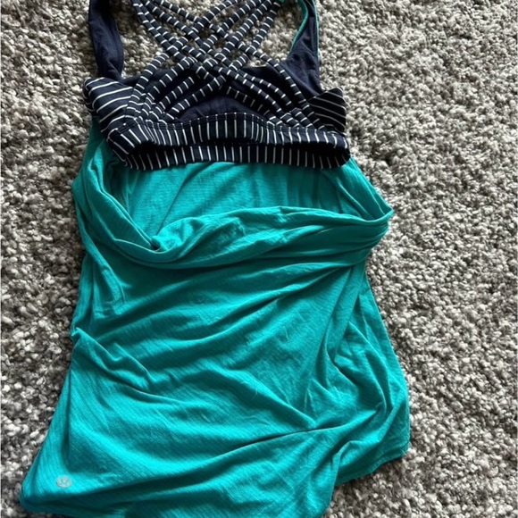 Lululemon Striped tank top with built in bra - ladies size 4 - Picture 3 of 3